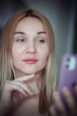 Anna, 26