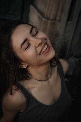 Emma, 25